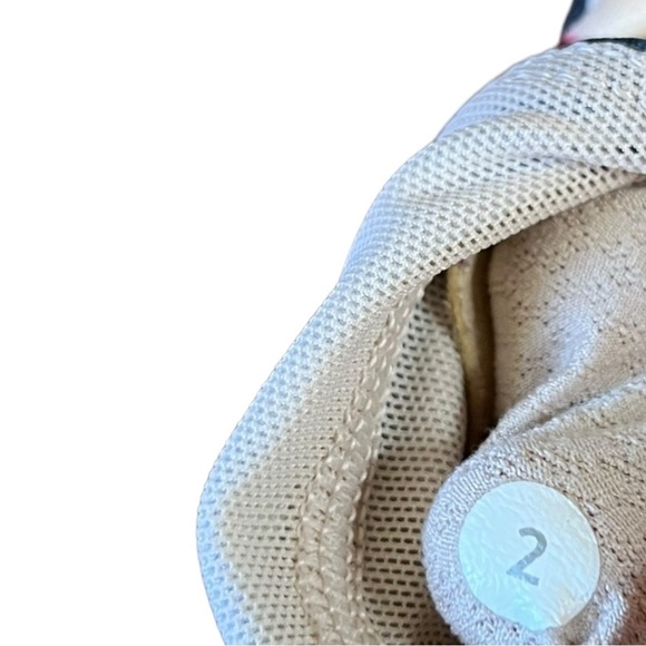 Lululemon Free To Be Bra
Inky Floral Ghost Inkwell Bumble Berry / Inkwell Sz 2 - Picture 3 of 5